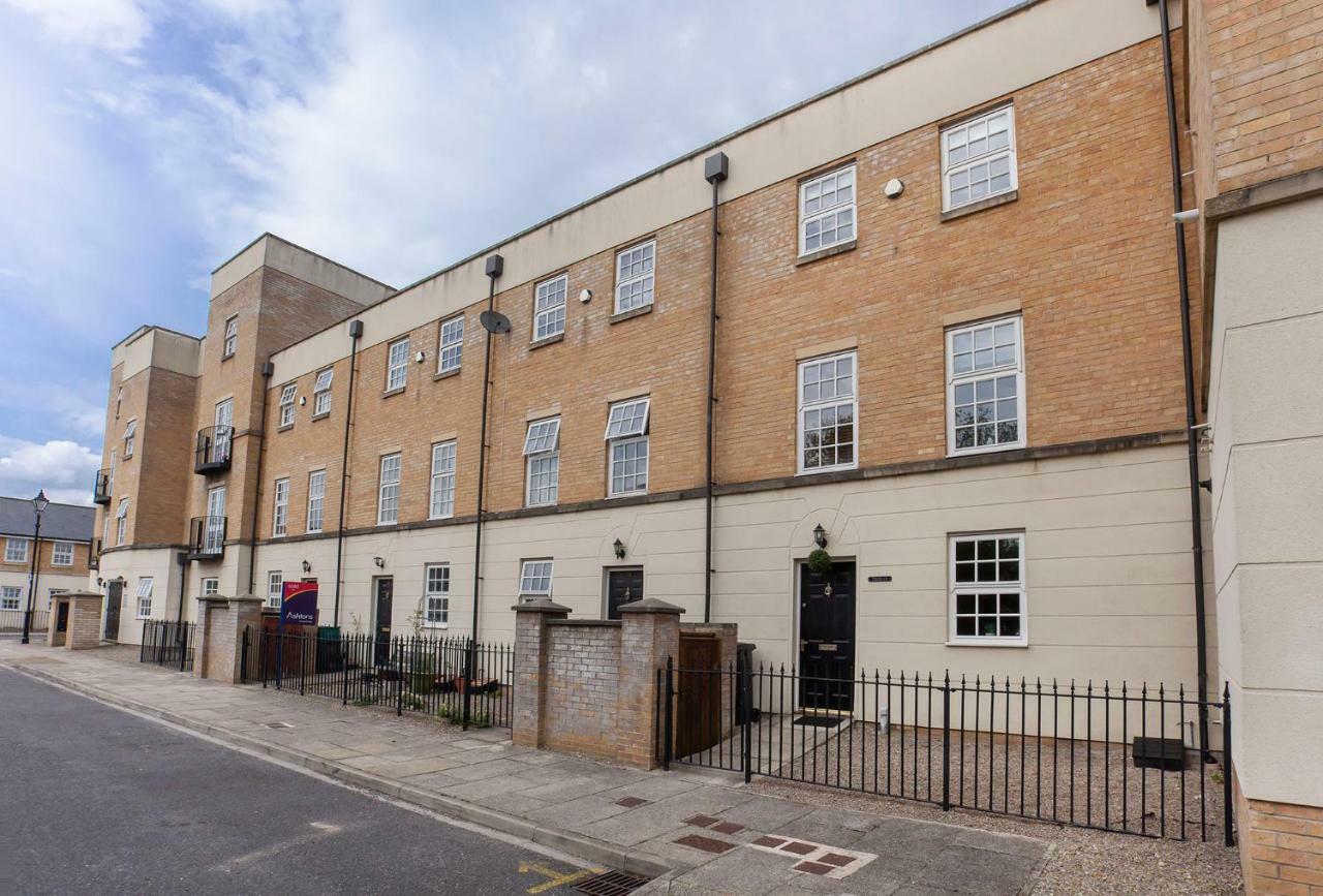 Thomas, Off Leeman Road, Sleeps 9 Villa York Exterior foto