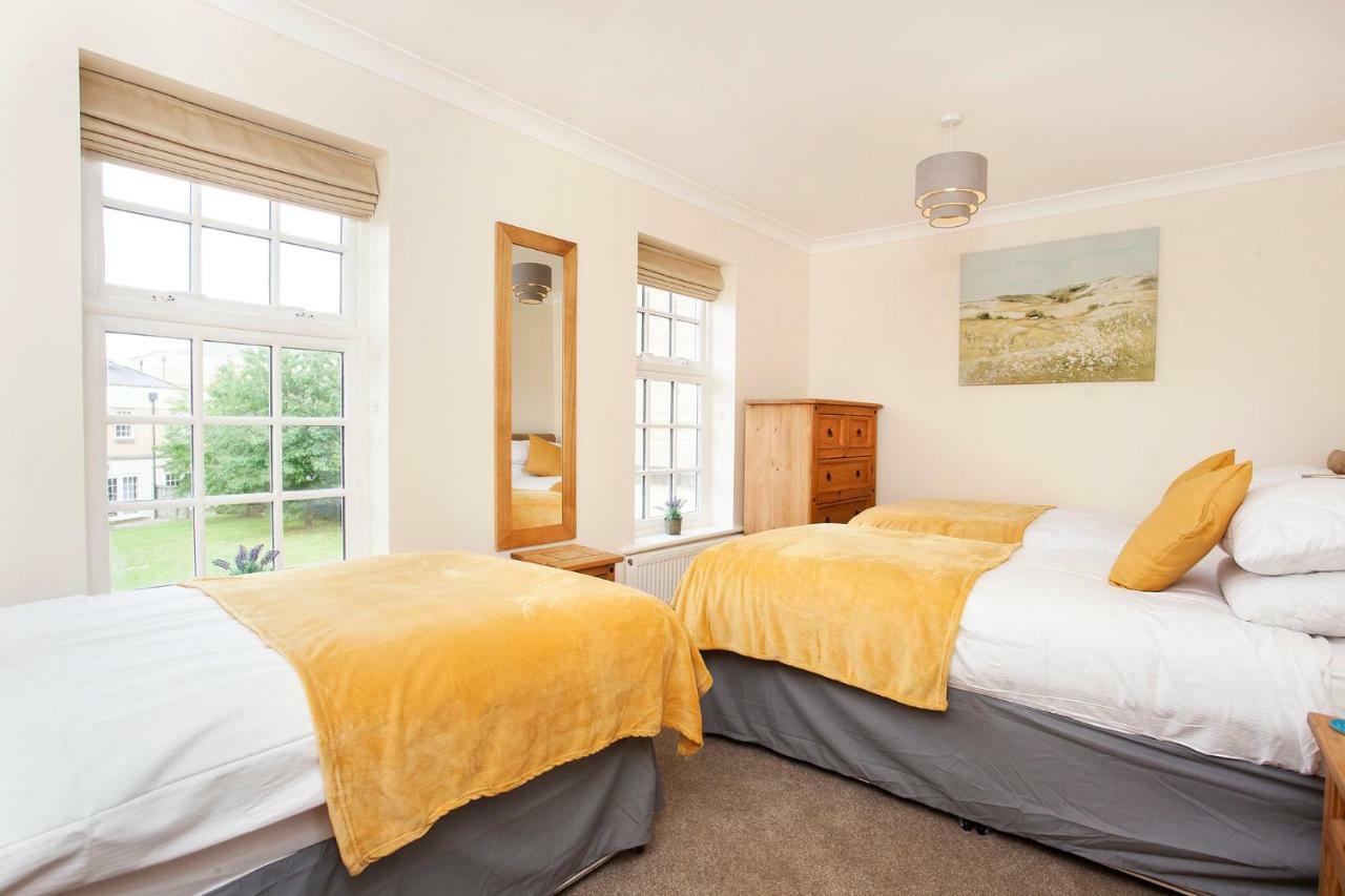 Thomas, Off Leeman Road, Sleeps 9 Villa York Exterior foto